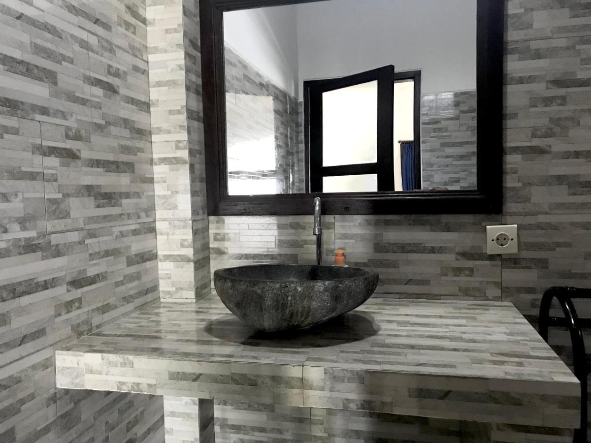 Tudes Homestay Amed Екстериор снимка