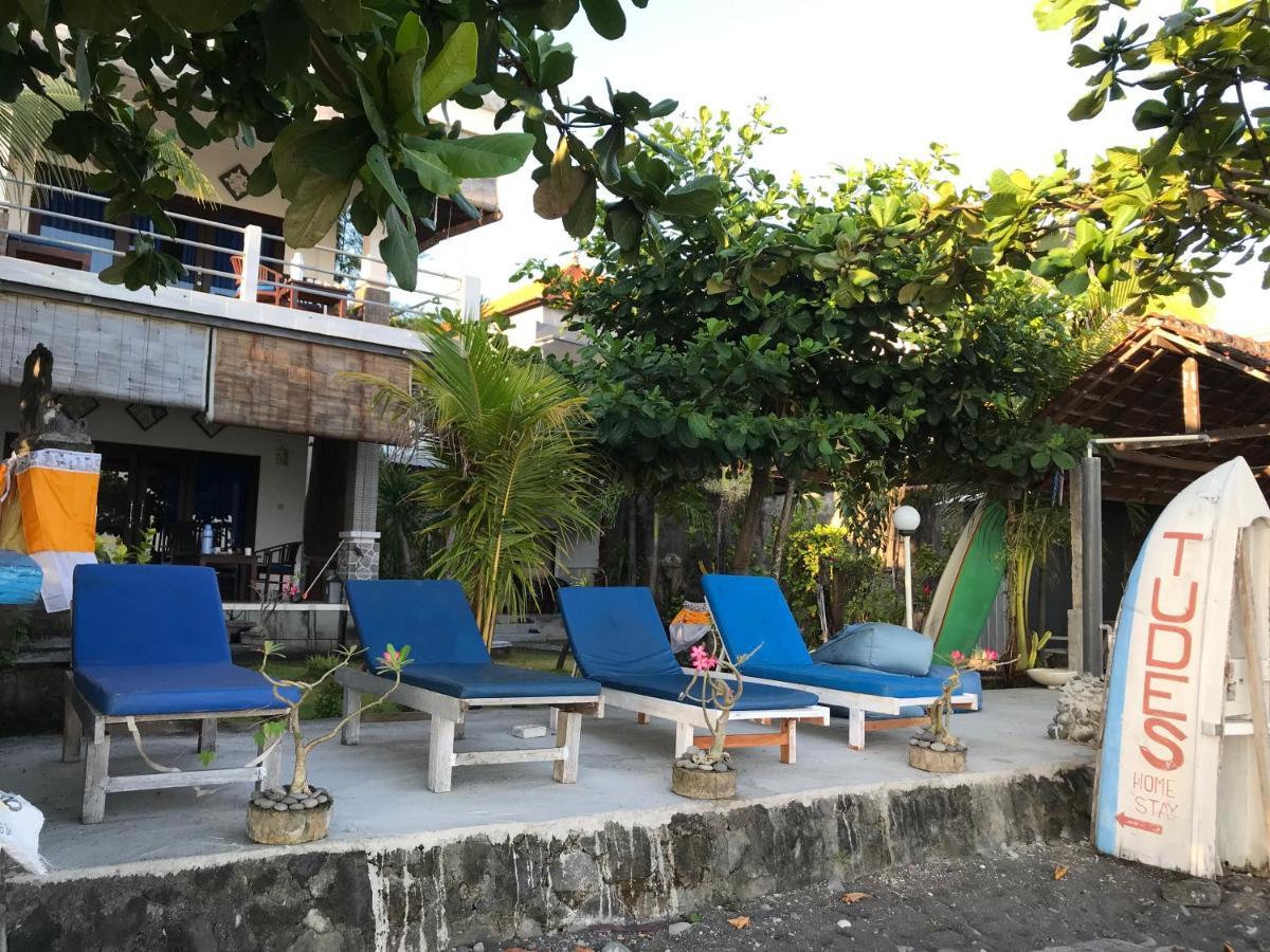 Tudes Homestay Amed Екстериор снимка