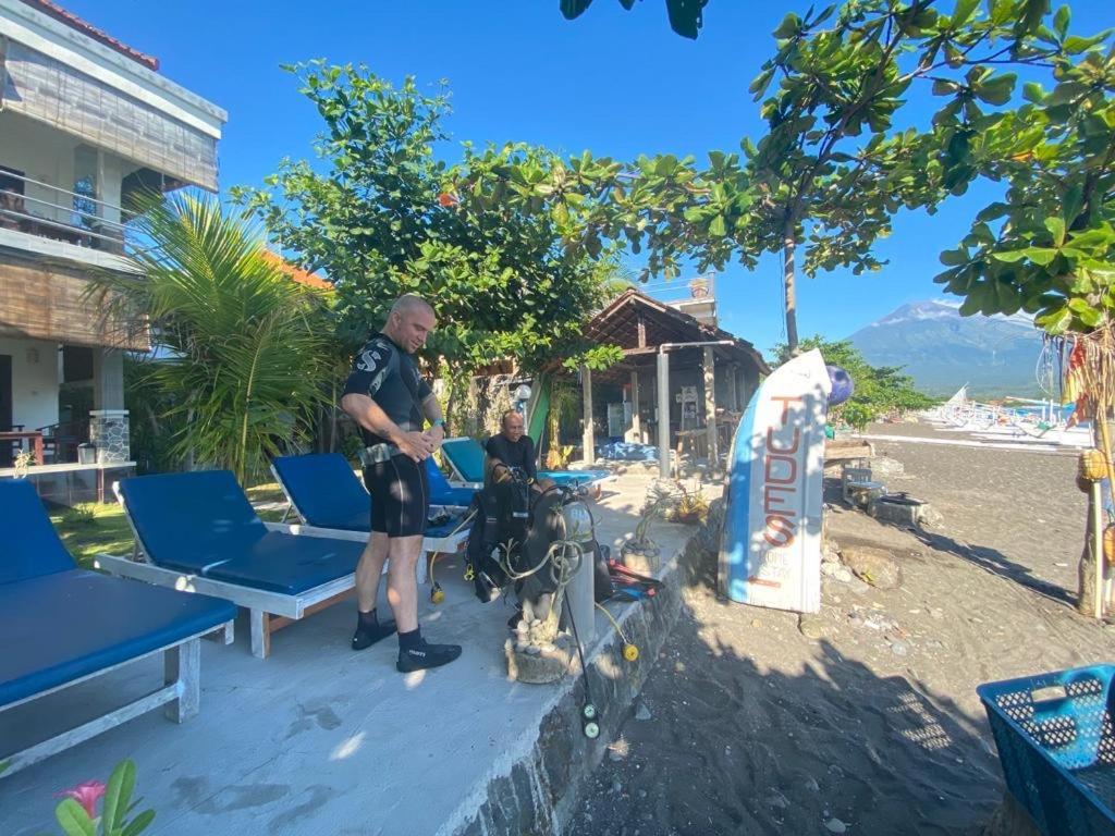 Tudes Homestay Amed Екстериор снимка